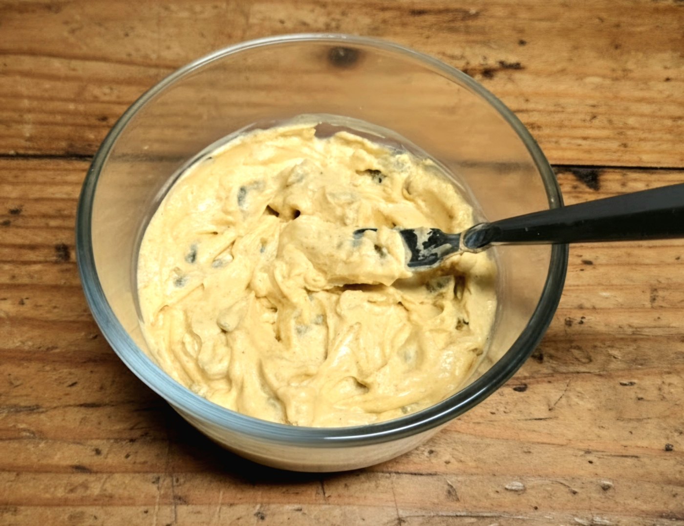 Southwest maple cream cheese spread in a glass bowl